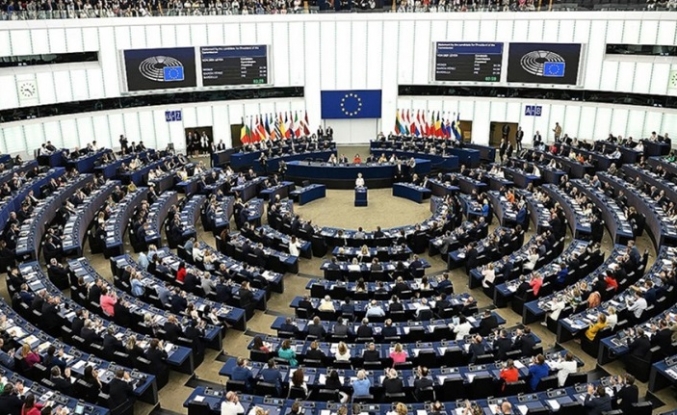 Avrupa Parlamentosu, AB ile ABD arasındaki ticaret anlaşmasının onay sürecini askıya aldı