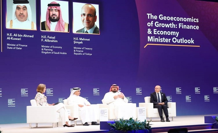Bakan Şimşek, Doha'da Türkiye'deki yatırım fırsatlarını anlattı