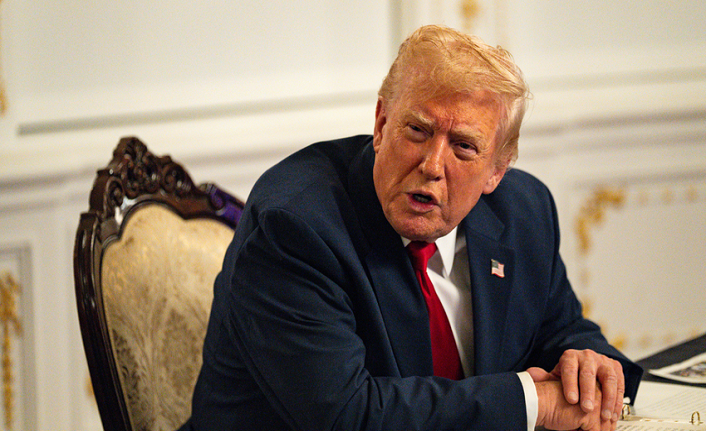 Trump: Venezuela ve çevresindeki hava sahası kapatılacak